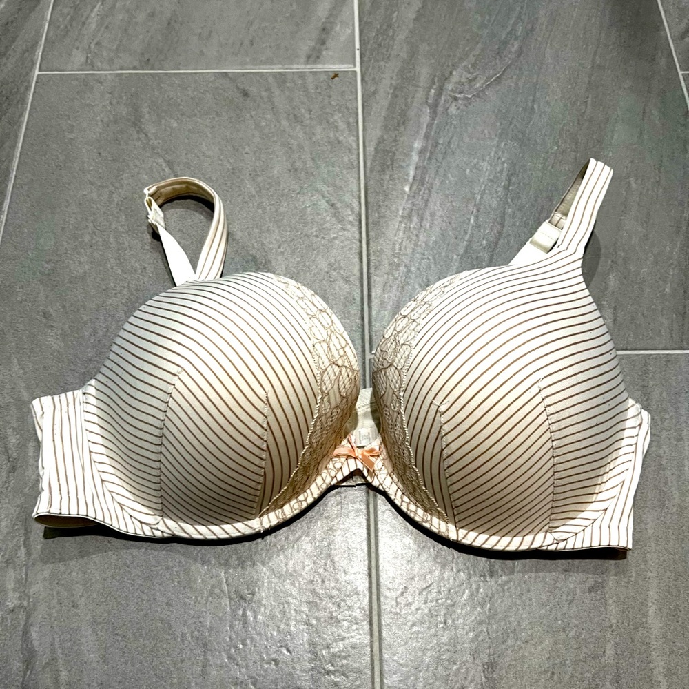 Super cute Boost Plunge bra